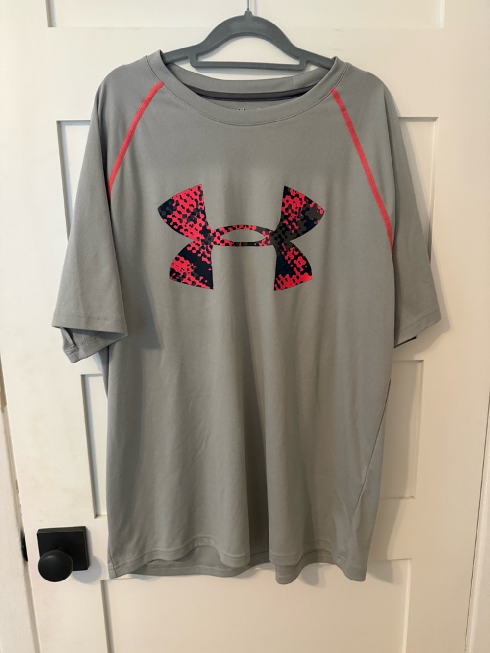 Under Armour Gray Short Sleeve Tee with Pink Red Logo Accents